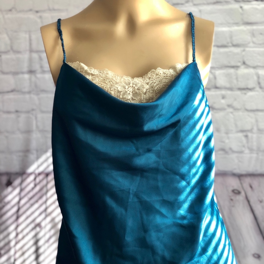Óscar de la Renta sleep gown